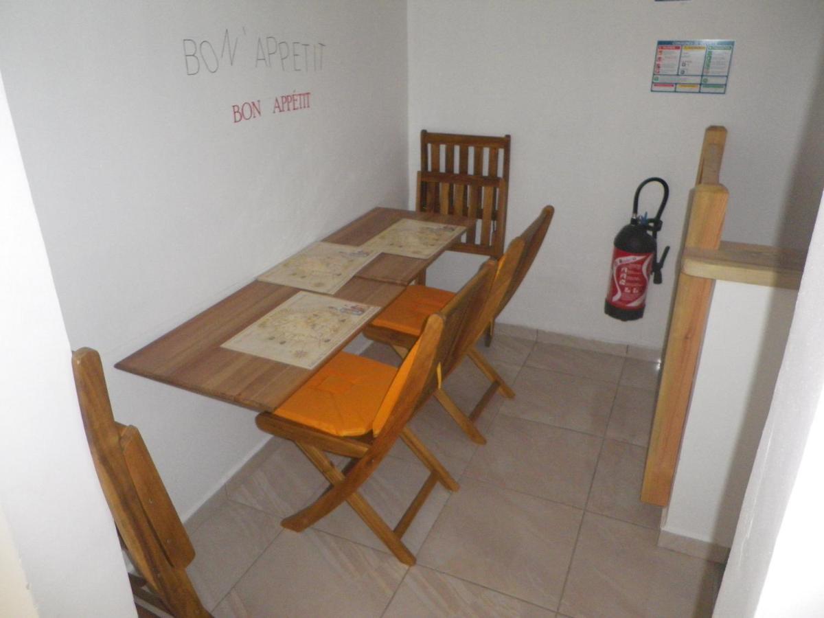 דירות Grand-Bourg  Immeuble Nebot מראה חיצוני תמונה