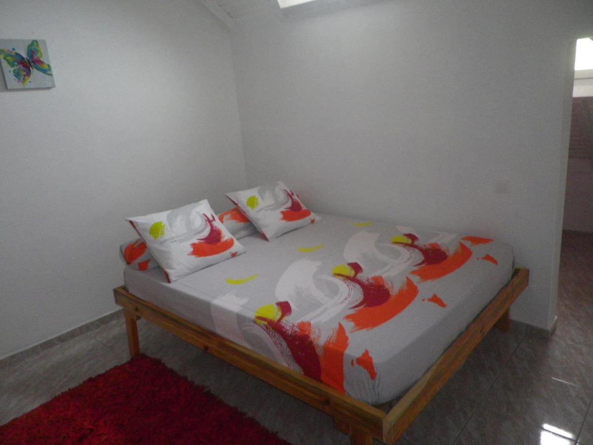 דירות Grand-Bourg  Immeuble Nebot מראה חיצוני תמונה